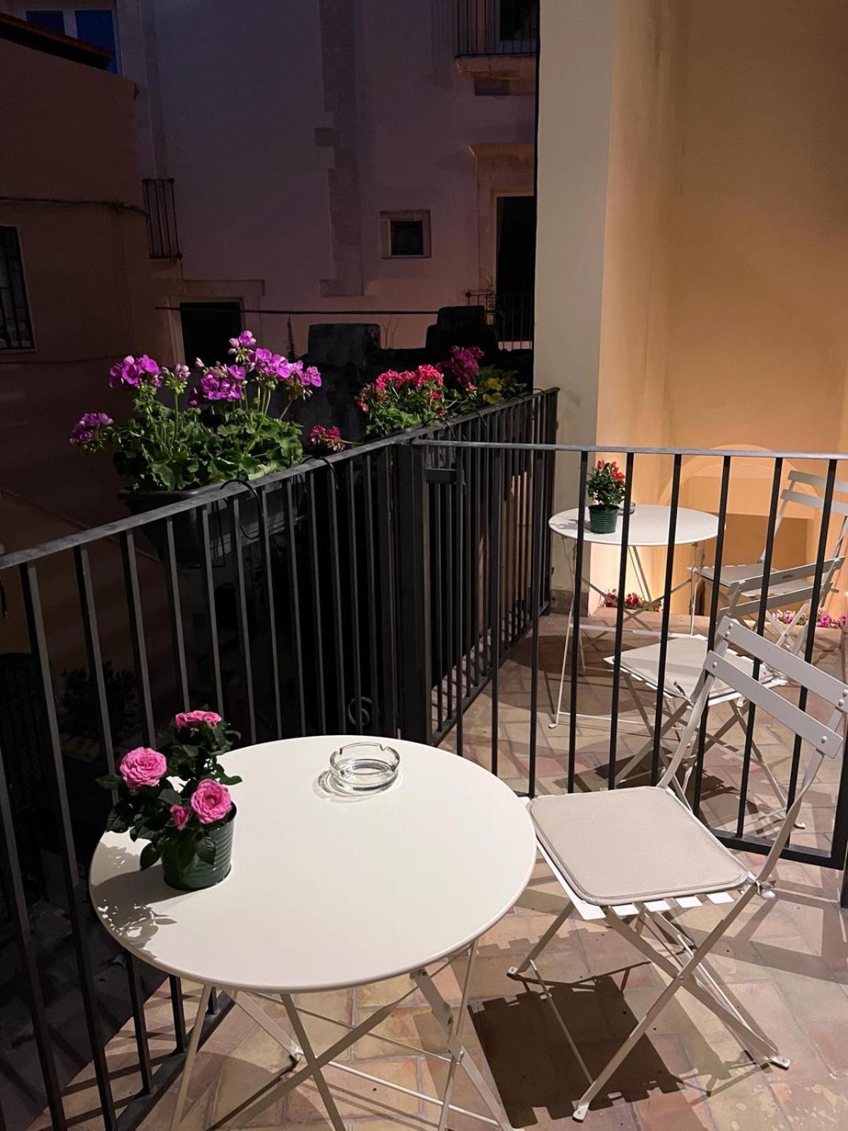 Ortigia Bed And Breakfast Syracuse Bagian luar foto